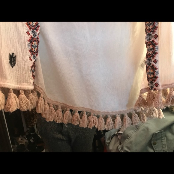 M/L lightweight shawl with floral design - Picture 2 of 6